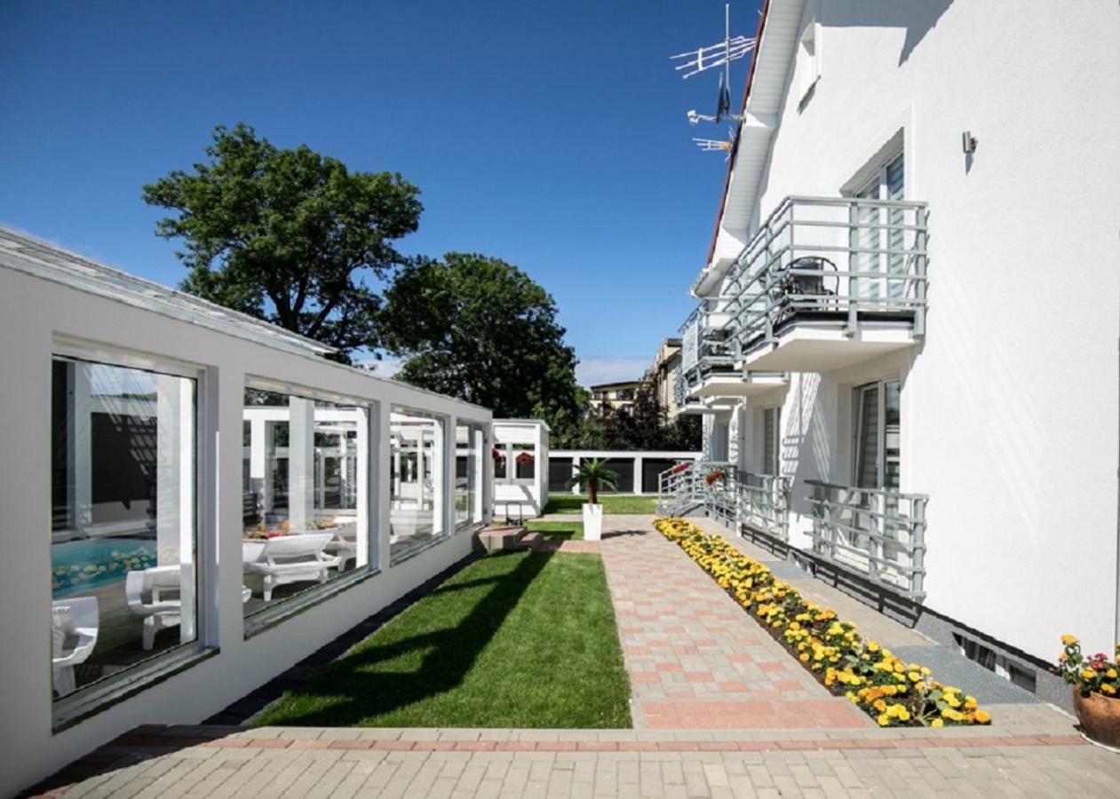 Palisander Z Widokiem Na Morze Trzęsacz Exterior foto